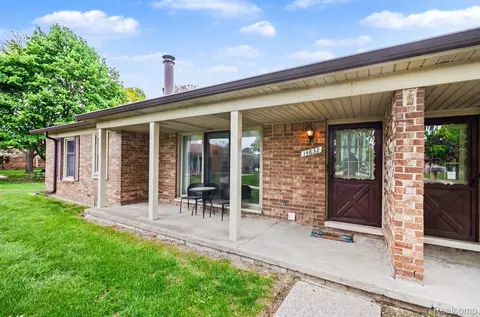 14832 Dexter Ct, Shelby Township, MI 48315