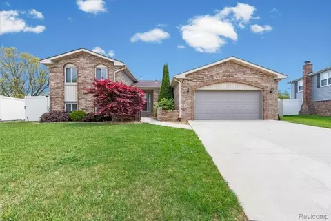 17621 Brentwood Dr, Riverview, MI 48193