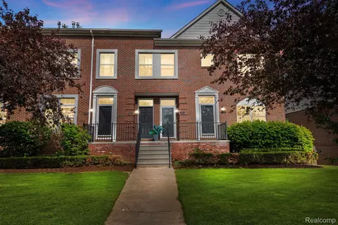 43127 Strand Dr, Sterling Heights, MI 48313