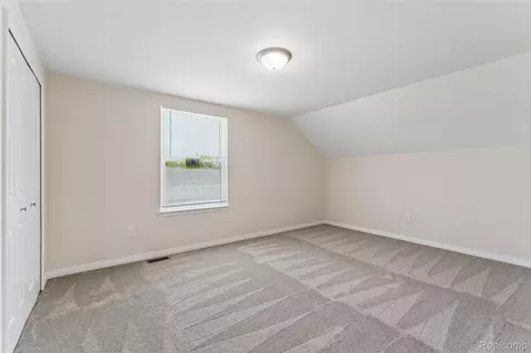 Bedroom - 22708 Mac Arthur St, Warren, MI 48089 photo 2 of 4