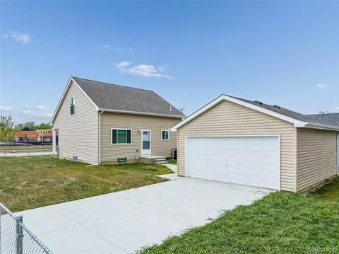 Exterior - 22708 Mac Arthur St, Warren, MI 48089 photo 4 of 4