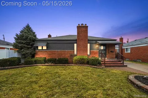 31229 Share St, Saint Clair Shores, MI 48082