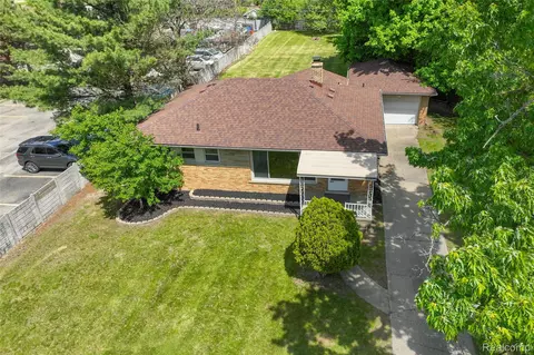 27230 W 6 Mile Rd, Redford, MI 48240