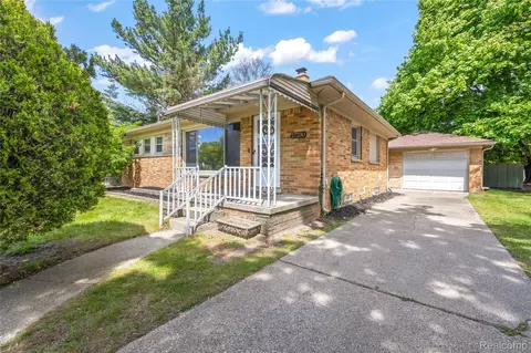 27230 W 6 Mile Rd, Redford, MI 48240