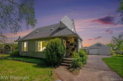 23136 Hill Ave, Warren, MI 48091