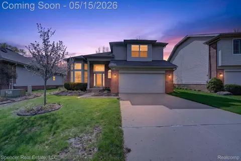 3141 Bridlewood Dr, Oakland, MI 48306