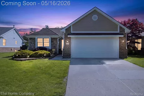 31170 Seneca Ln, Novi, MI 48377