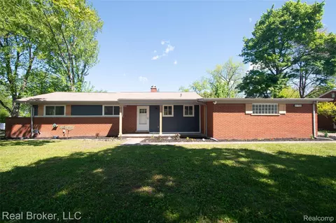 31720 N Marklawn St, Farmington Hills, MI 48334