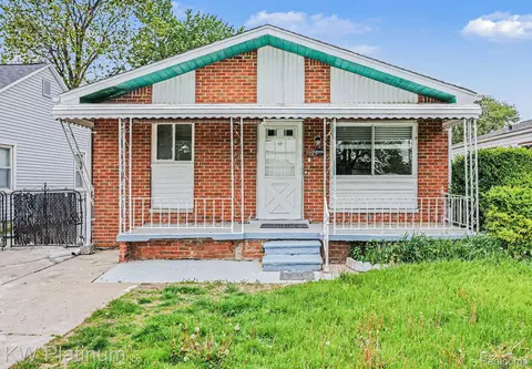 32000 Saint Margaret St, Saint Clair Shores, MI 48082