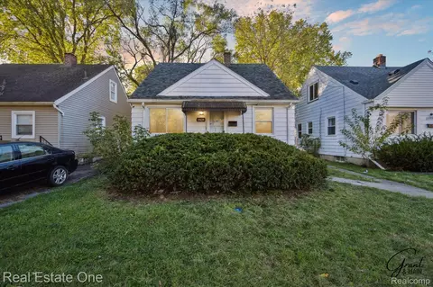 19439 W Chicago St, Detroit, MI 48228