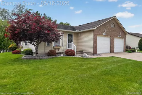 7475 Country Meadow Dr, Swartz Creek, MI 48473