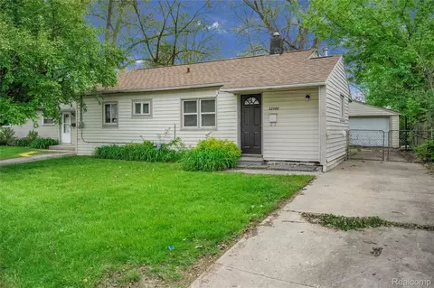 32565 Mason St, Westland, MI 48186