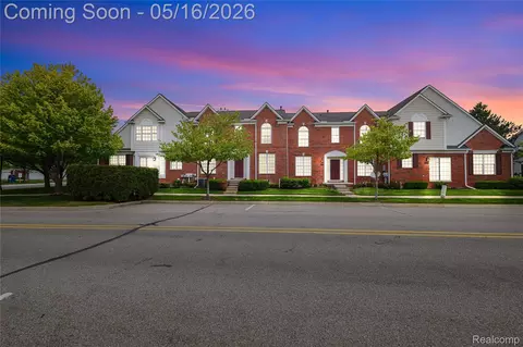 41782 Brownstone Dr, Novi, MI 48377