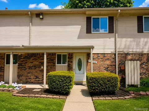 15814 Dupage Blvd, Taylor, MI 48180