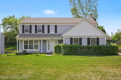 1797 Poppleton Dr, West Bloomfield, MI 48324