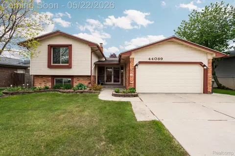 44089 Harsdale Dr, Canton, MI 48187