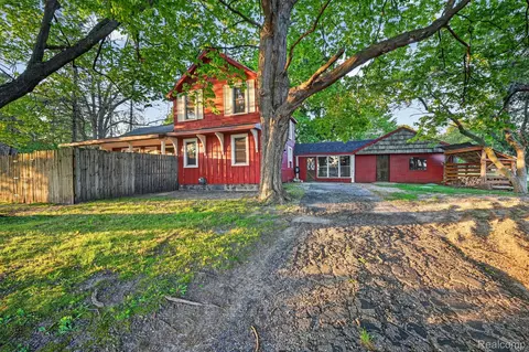 864 Hogsback Rd, Delhi, MI 48854