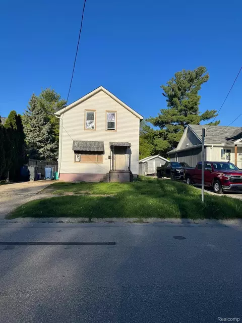 1714 Levern St, Flint, MI 48506