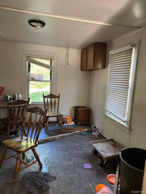 1714 Levern St, Flint, MI 48506