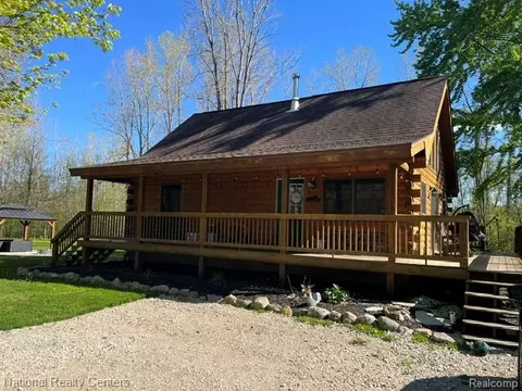 7782 Golf Club Rd, Genoa, MI 48843