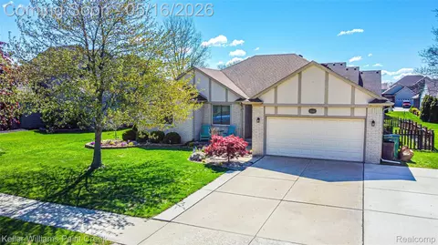 35452 Saint Clair Dr, New Baltimore, MI 48047