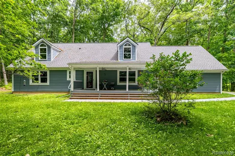 8470 Merrill Rd, Webster, MI 48189