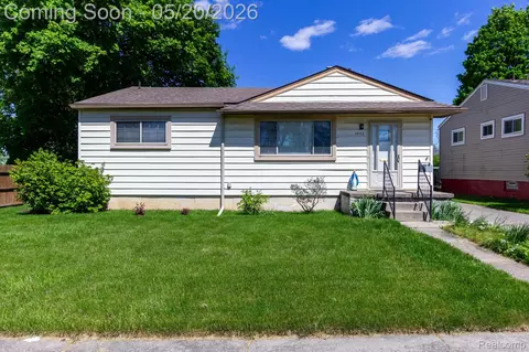 1002 Kettering Ave, Pontiac, MI 48340