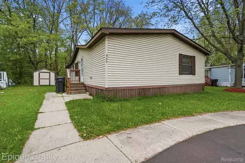 466 Turquoise Dr, Northfield, MI 48189