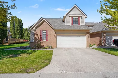 6076 Evergreen Ln, Grand Blanc, MI 48439