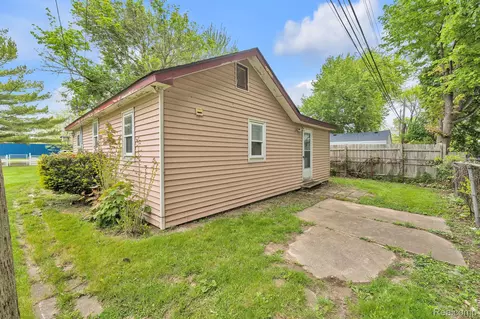 11063 Jackson St, Taylor, MI 48180 photo 5