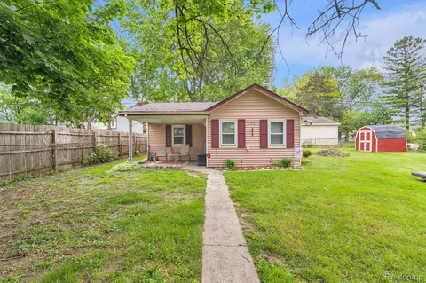11063 Jackson St, Taylor, MI 48180