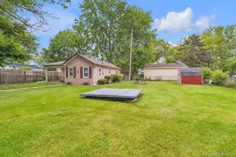 11063 Jackson St, Taylor, MI 48180 photo 8