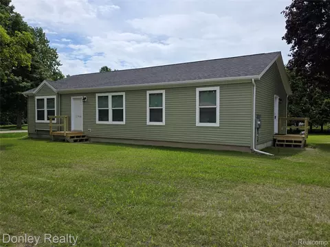 20 Hillview, Peck, MI 48466