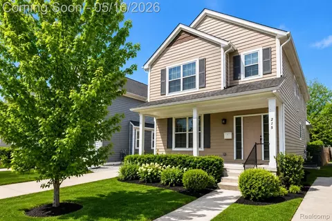 215 La Plaza Ct, Royal Oak, MI 48073