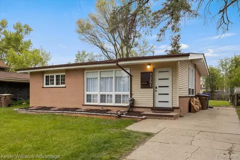 1251 Dufrain Ave, Pontiac, MI 48342