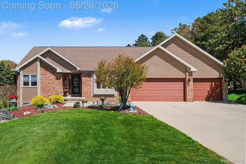 408 N Outlook Ct, Perry, MI 48872