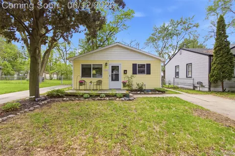 1202 Elza Ave, Hazel Park, MI 48030