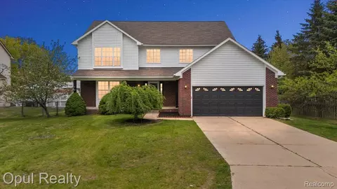 6728 Eckerman Dr, Troy, MI 48085