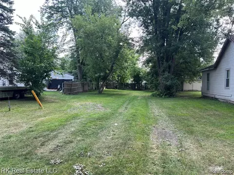 4269 Fenmore Ave, Waterford, MI 48328