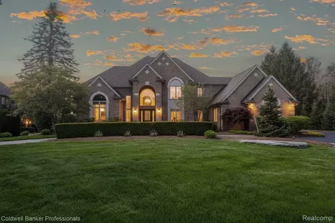 2531 Cedar Brook Ct, Rochester Hills, MI 48309