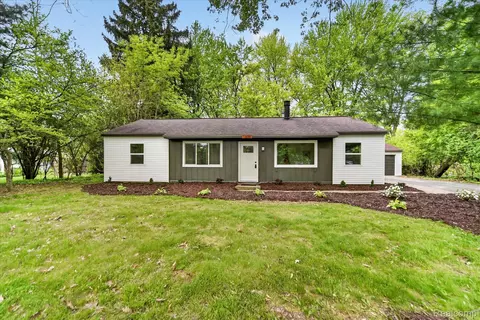 1609 Gilcrest Ave, East Lansing, MI 48823