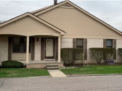 31421 Oak Tree Ct #204, Warren, MI 48093