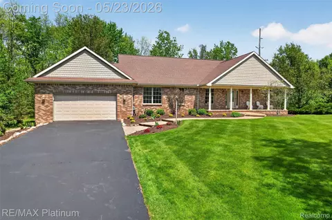 59360 Foxpointe Ln, Lyon, MI 48178