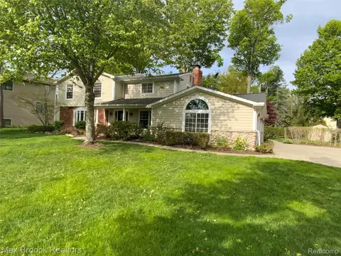 2926 Birch Harbor Ln, West Bloomfield, MI 48324