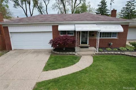 26676 Richard Dr, Warren, MI 48089