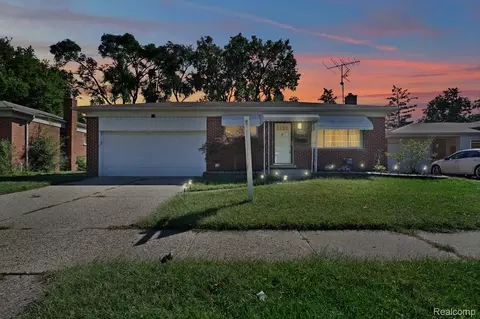 26676 Richard Dr, Warren, MI 48089