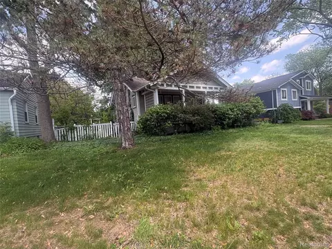 2134 Beverly Blvd, Berkley, MI 48072