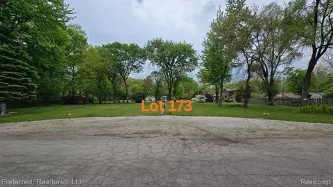 Vl Vinewood, Romulus, MI 48174