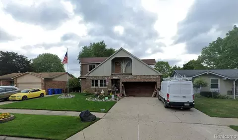25592 Cloie Dr, Warren, MI 48089