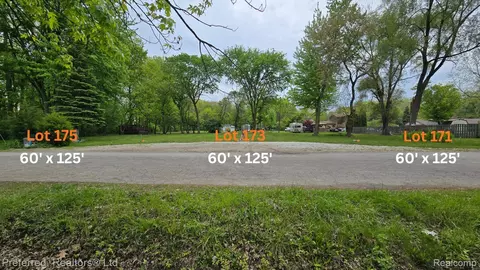 Vl Vinewood, Romulus, MI 48174 photo 2